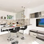 Don Carlos Apartment