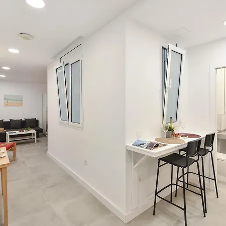 Don Carlos Apartman *